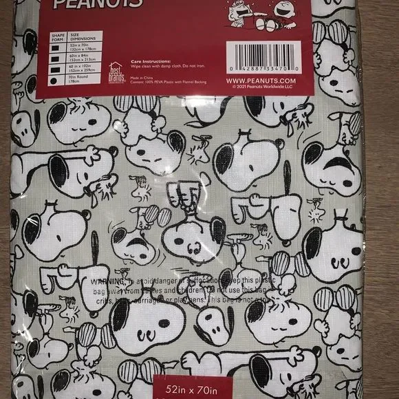 NWT Peva Peanuts table cloth - Picture 1 of 4